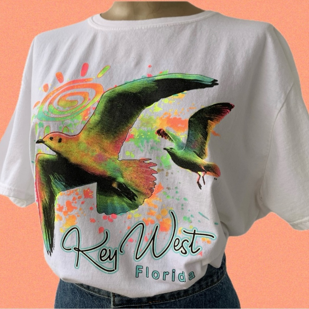 Vintage Key West T-shirt Women’s Neon Colors With Birds Graphic 90s Y2K Tee Med